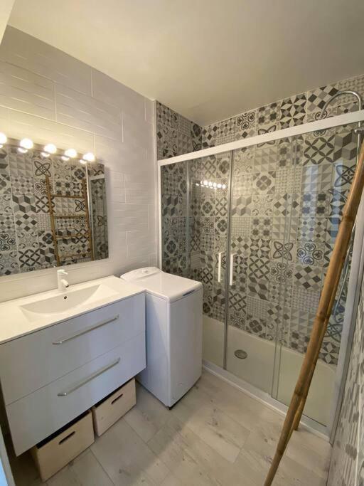 Apartment Climatise Proche De La Sanary-sur-Mer
